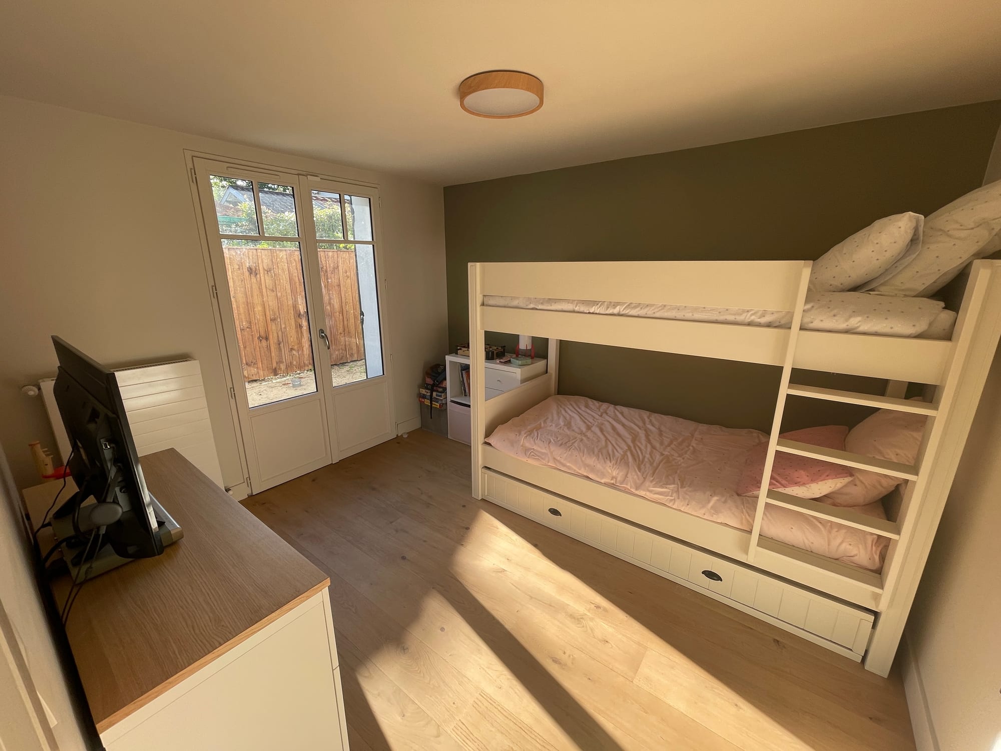 Chambre enfant avec lits superposés